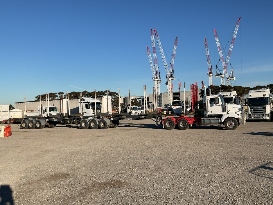 2017 Western Star 4800FST Prime Mover With Maxitrans A&B Logging Trailers