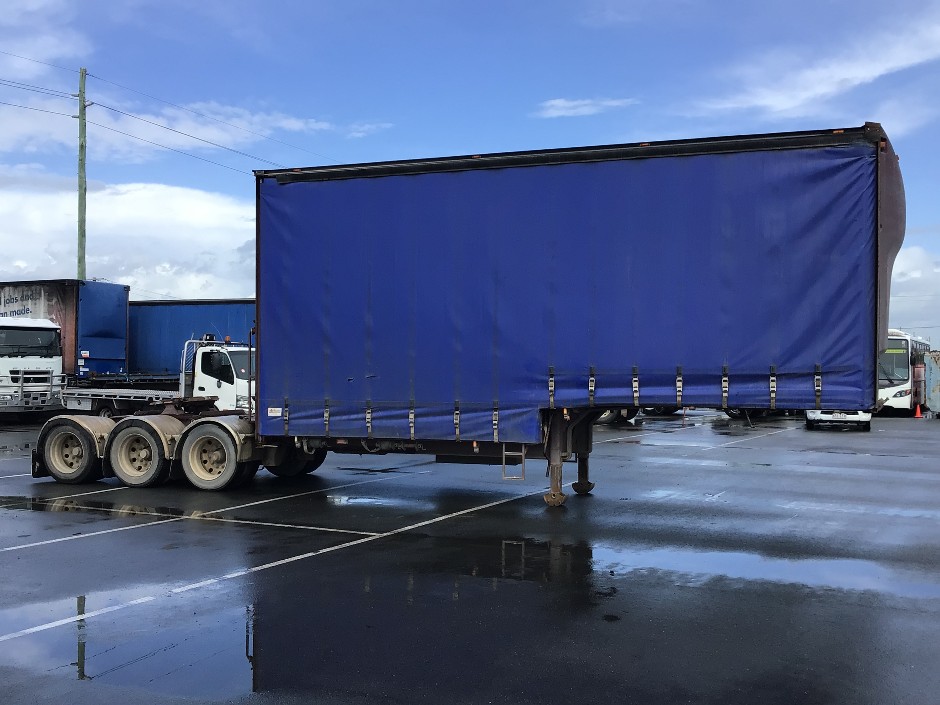 2000 Titan TTDD2000A Curtain Sider Drop Deck Trailer