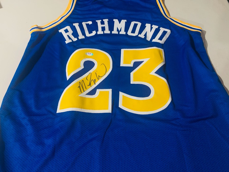 <p>Mitch Richmond signed Jersey - Warriors RUN TMC - PSA and DNA authentica
