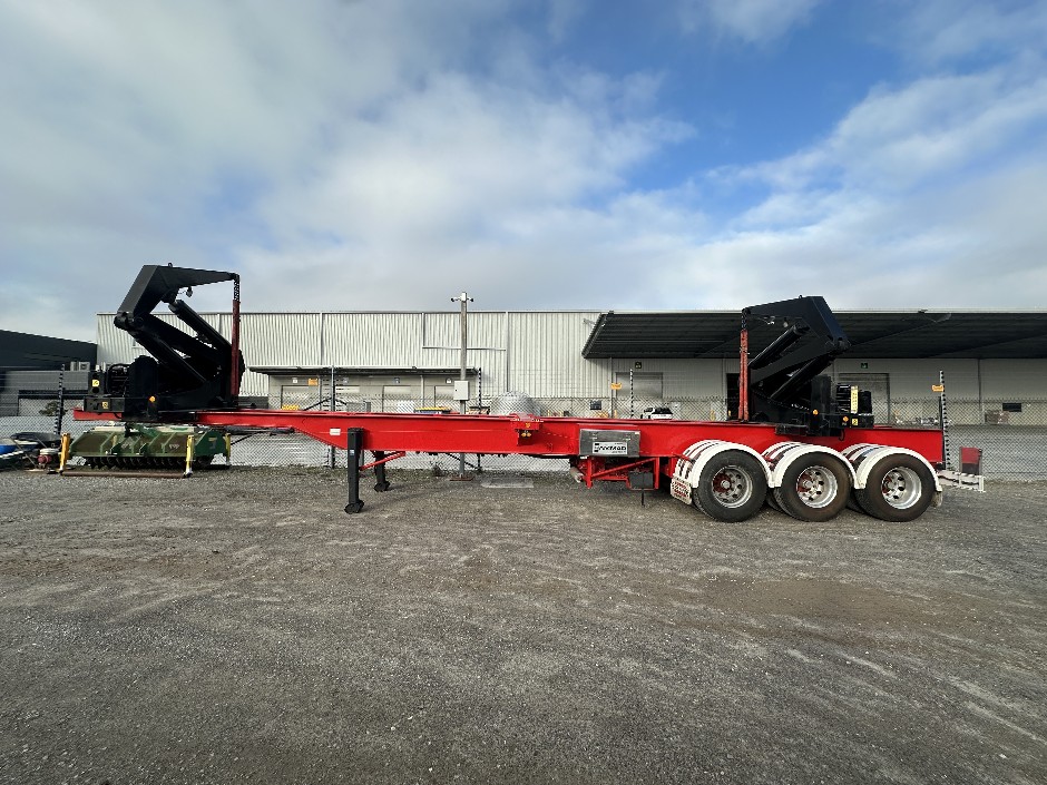 2003 Hammar Triaxle side lifter Tri-Axle (WOVR-INSPECTED / REPAIRABLE)