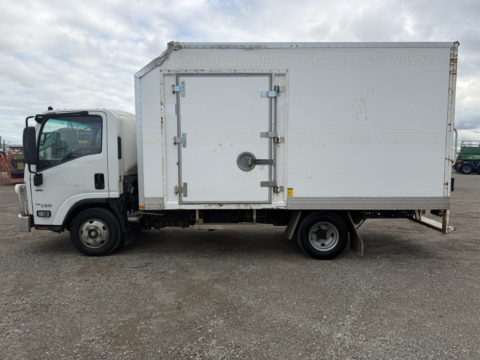 <p>2016 Isuzu NNR 45 150  4x2 Pantech</p>