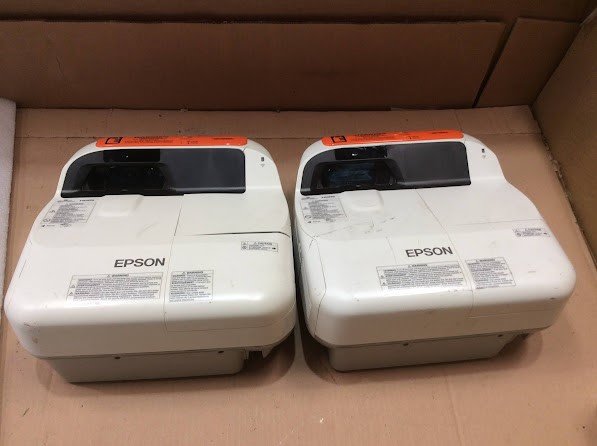 Epson EB-580e&EB-585We 3LCD Projector (Lot of 2)