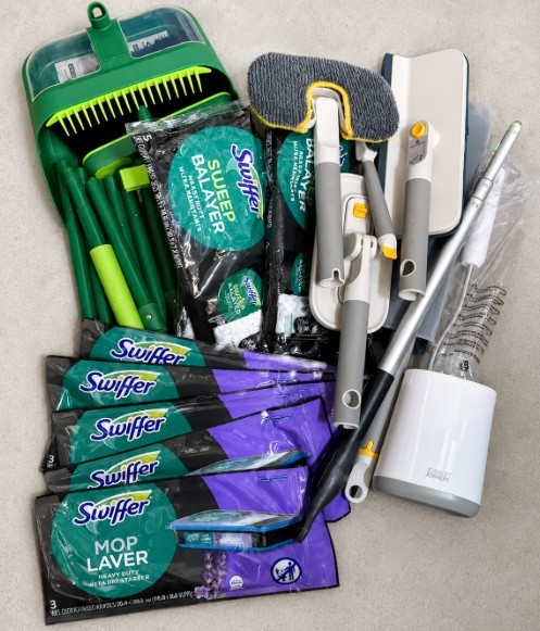 BUNDLE OF ASSORTED CLEANING SUPPLIES: Swiffer Mop Pads, Cleaning Tools, Bru
