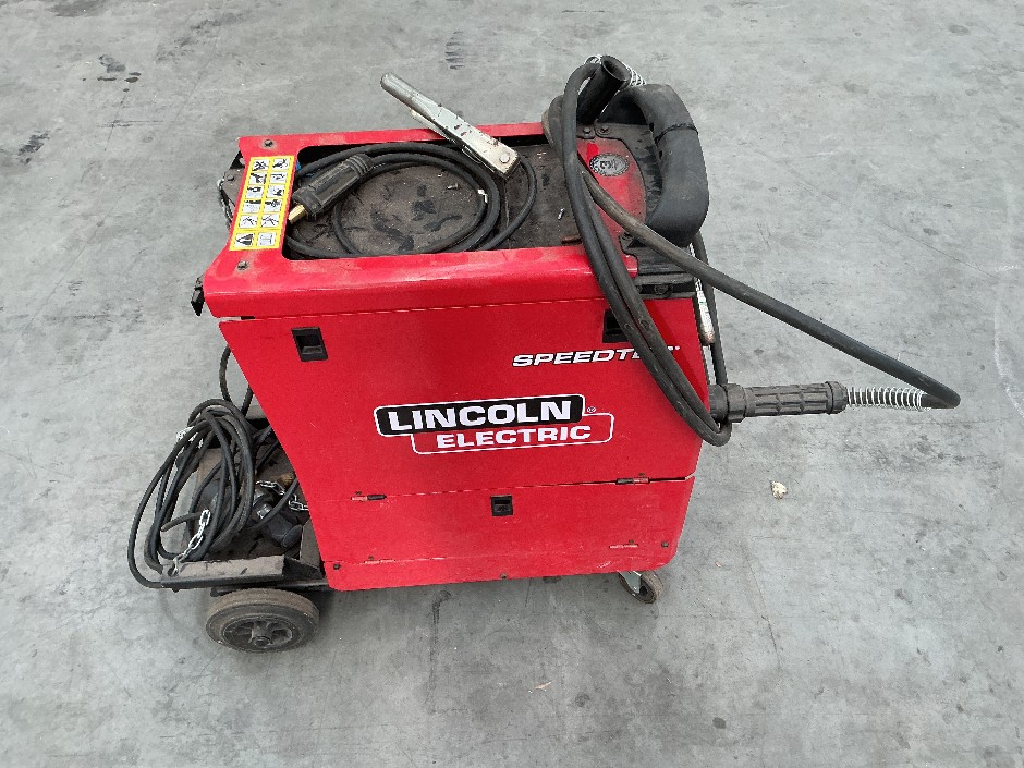 Lincoln Electric Speedtec215C Welder