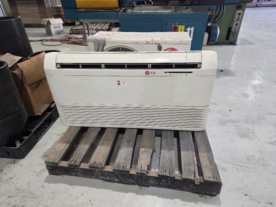 <p>Split System Air Conditioner</p>