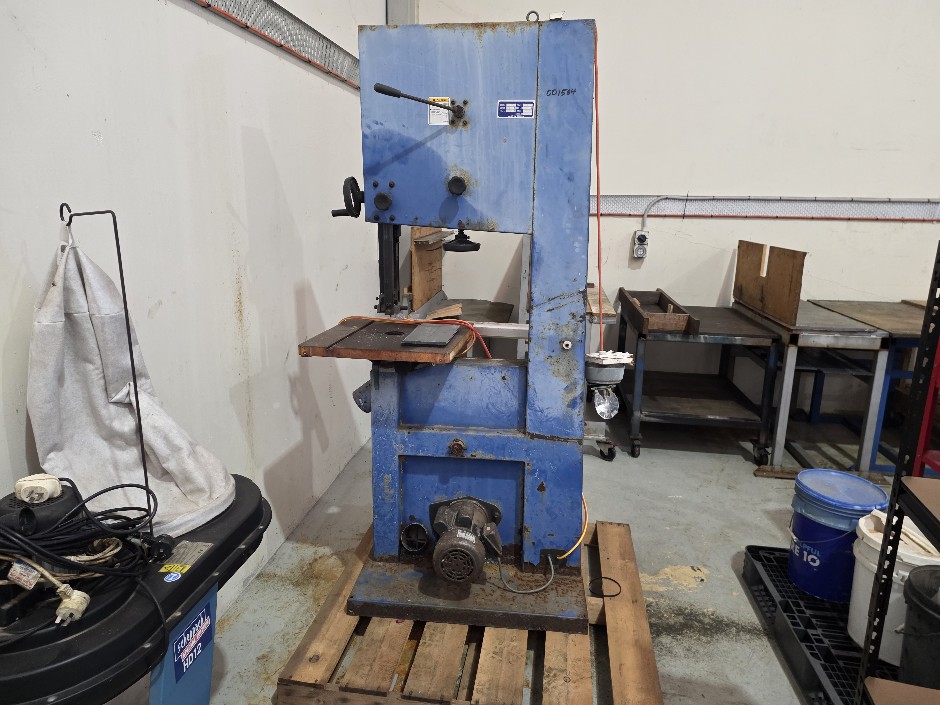 <p>Leda Vertical Bandsaw</p>