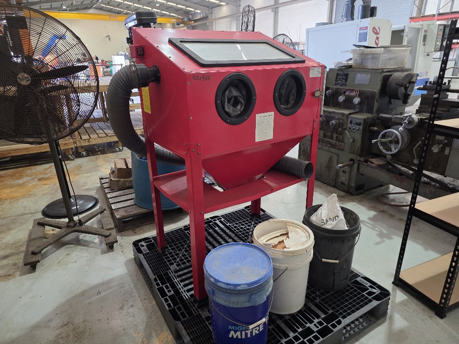 <p>Hafco SB-200 Sand Blaster</p>