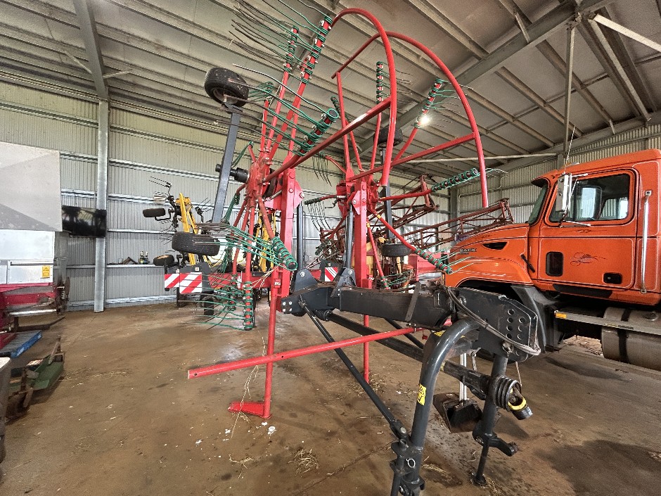 2021 Kverneland 9464 M Twin Rotor Rotary Rake