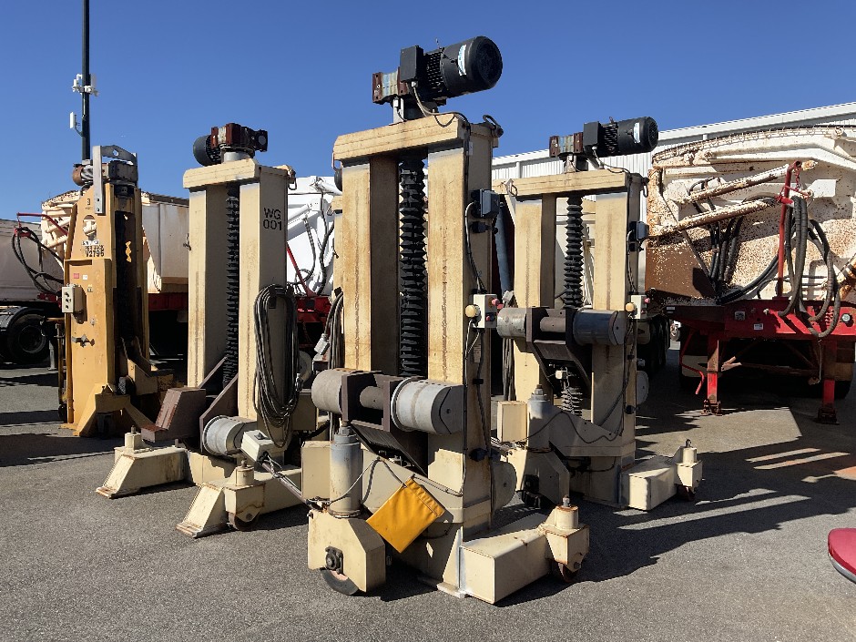 4x 30t Endurequip and 4x VectorLifting 15t Column Lifts