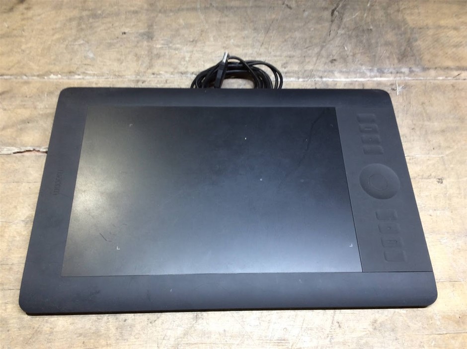 Wacom Intuos5 PTK-650 Medium Pen Tablet