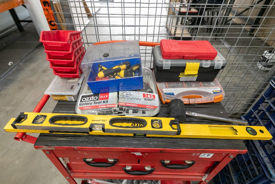 Mobile Tool Trolley & Contents