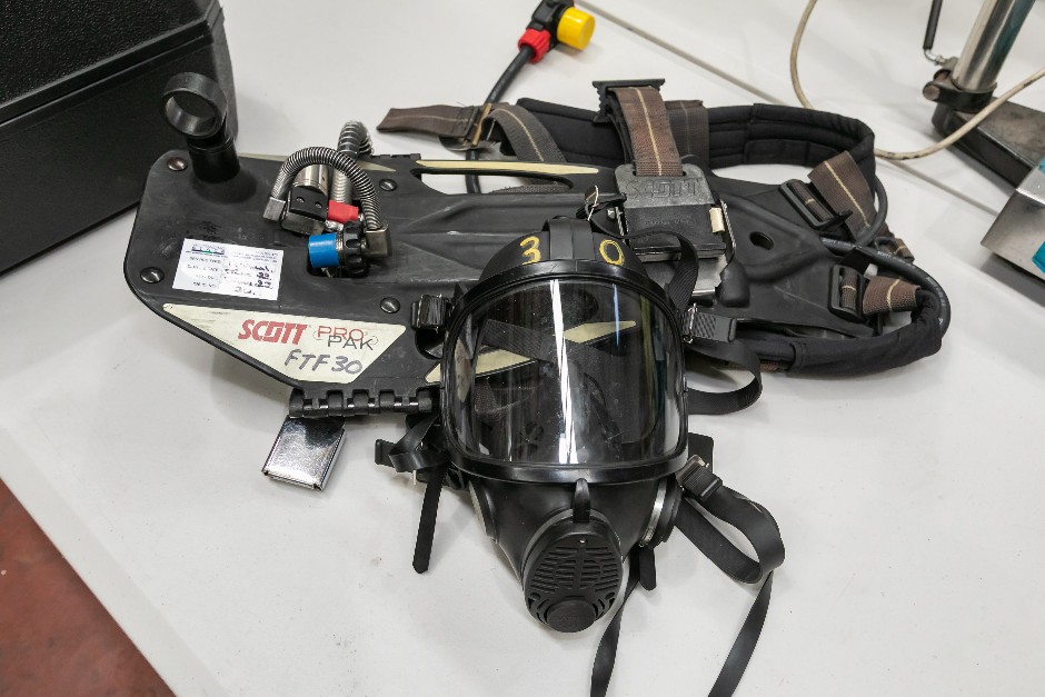 <p>Scott PRO PAK Self -Constrained Breathing Apparatus</p>