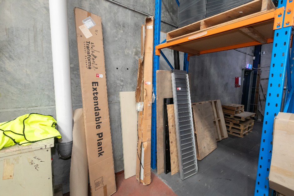 Electric Project Screen