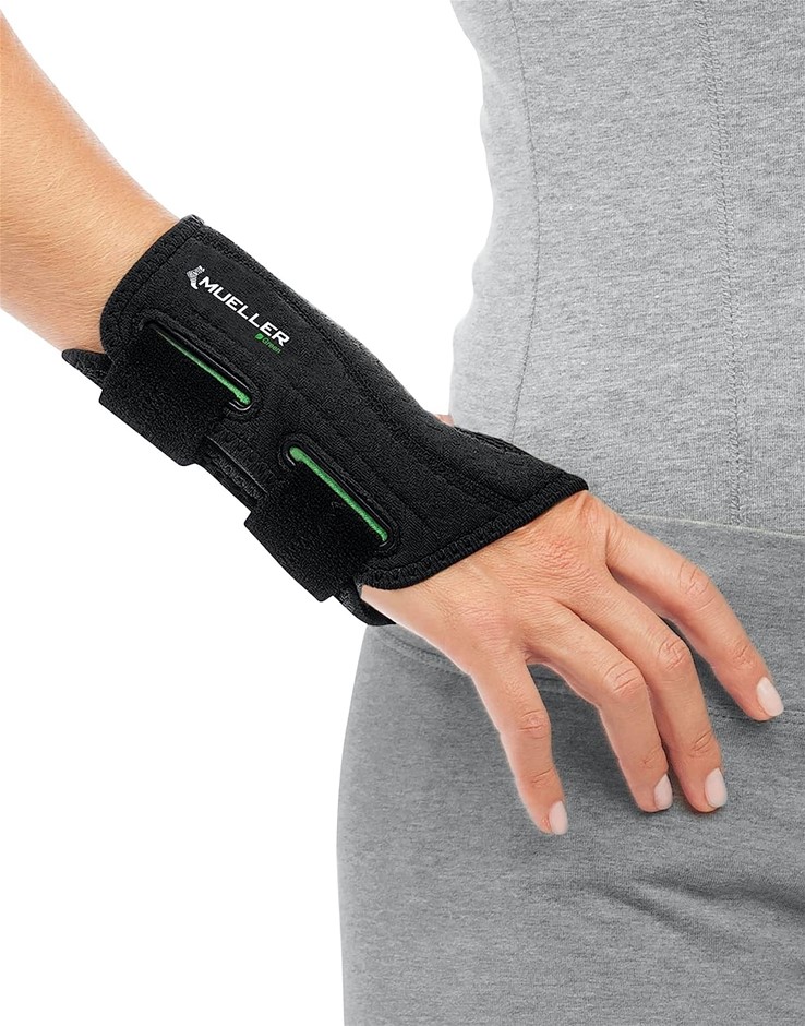 MUELLER Green Fitted Wrist Brace for Right Hand, Black, Small/Medium. NB: S