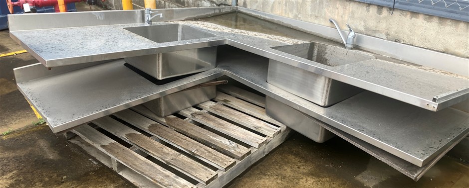 2x L-Shaped Kitchen Top & Sink - Glendenning