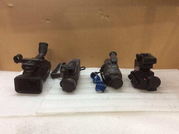 Sharp VL-C7950X&National WVP-A2N&Sony CCD-AU230 Video Recorder (Lot of 4)