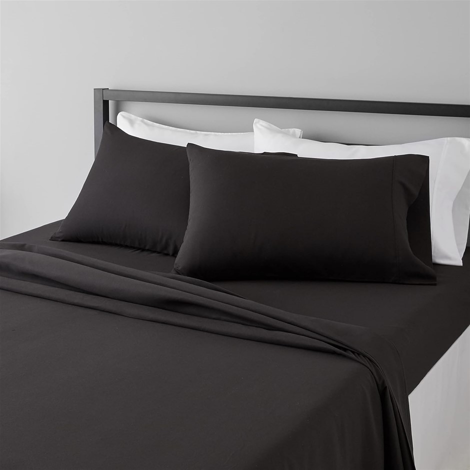 AMAZON BASICS  Lightweight Super Soft Easy Care Microfiber 4-Piece Bed Shee