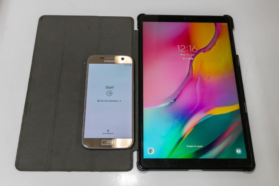 <p>Samsung Tablet & Phone</p>