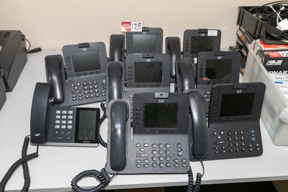 <p>Cisco CP-8945 VoIP Phone Hand Sets</p>