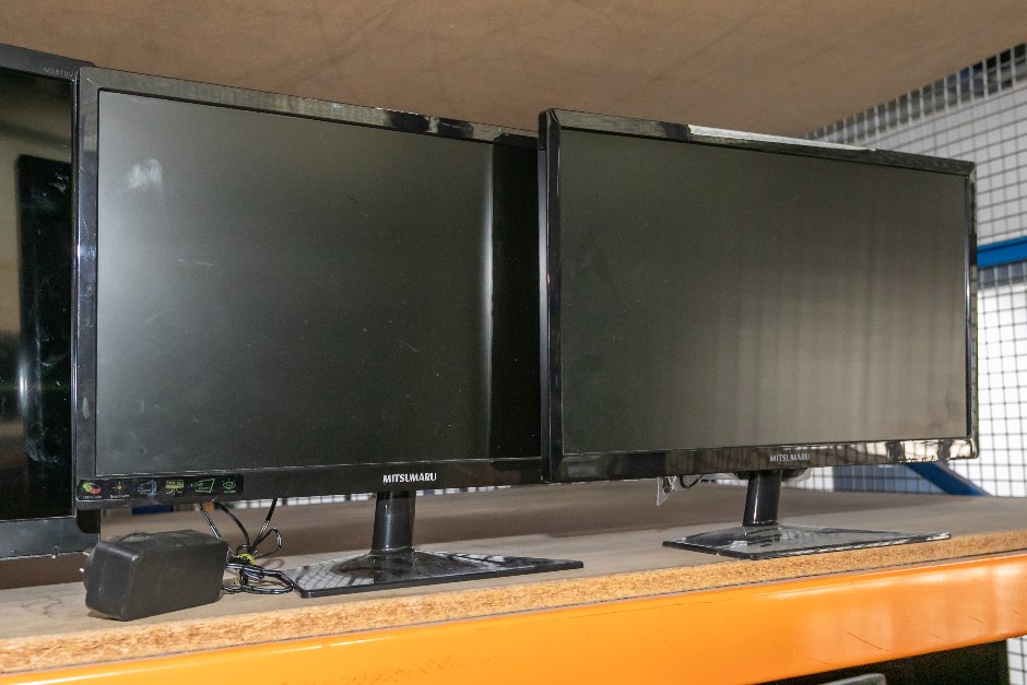 <p>LED Monitors</p>