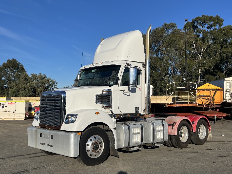2017 Freightliner Coronado   6x4 Prime Mover