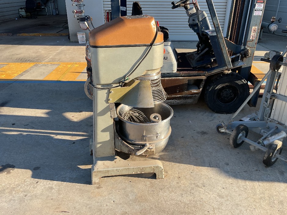Industrial Kitchen Mixer With Attachments