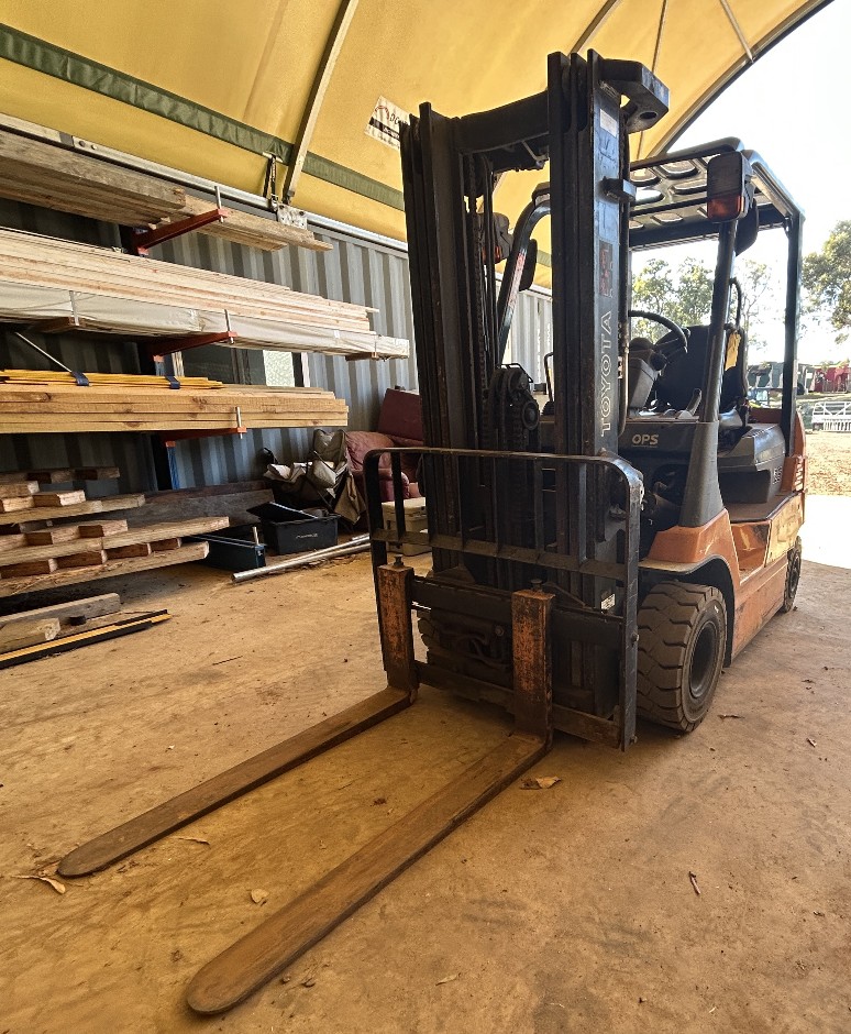 Toyota 7PB25 Electric Forklift