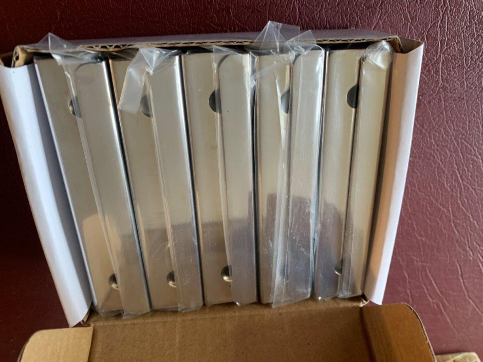 <p>200 x Lip Cupboard Handles, 100mm, Polished Chrome (Unused)</p>