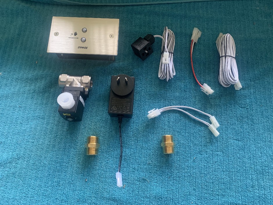 <p>1 x Enware On/Off Demand Sensor Tap, No Spout (Unused)</p>