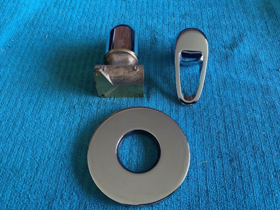 <p>1 x Shower Mixer, Chrome (Unused)</p>