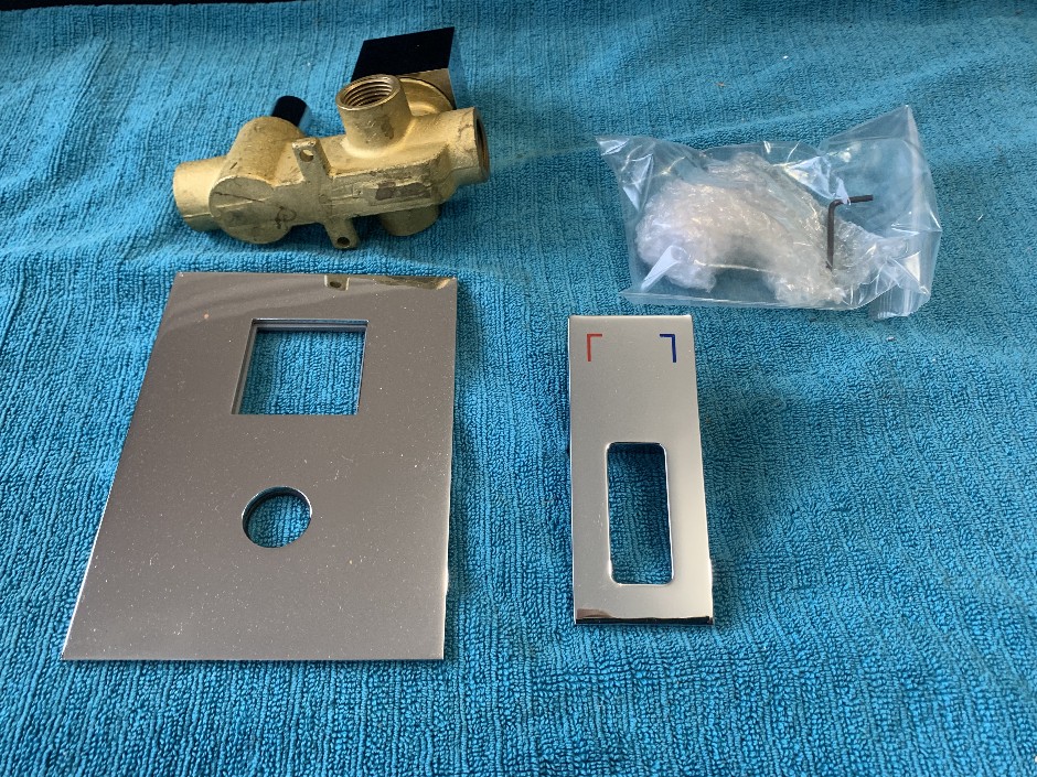 1 x Simply Inspiring Shower Diverter Mixer (Unused)
