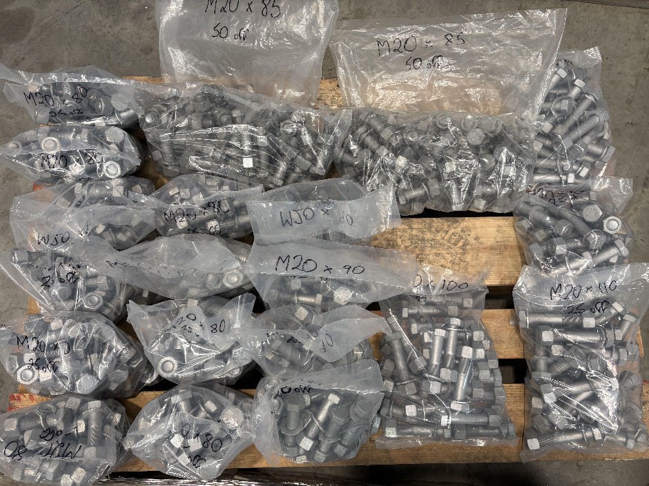 Pallet Comprising Unused Large Qty of M20 Structural Bolts