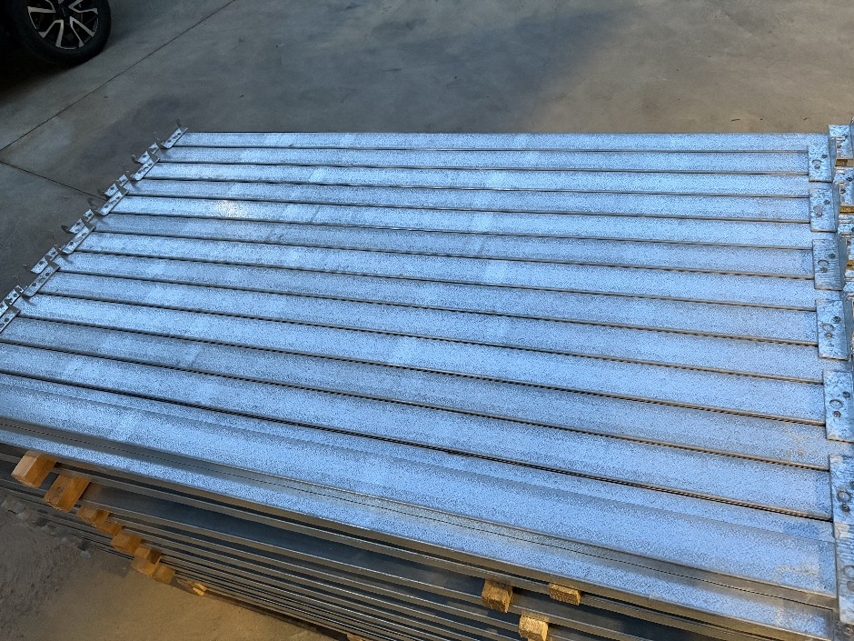 Pallet Comprising Unused 253 x Perlin Bridging Struts, ORP $30,000
