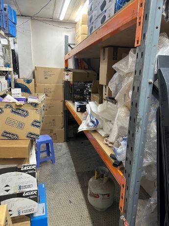 CLOSING DOWN SALE: Warehouse Shelfing