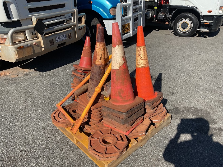 <p>Road safety cones</p>