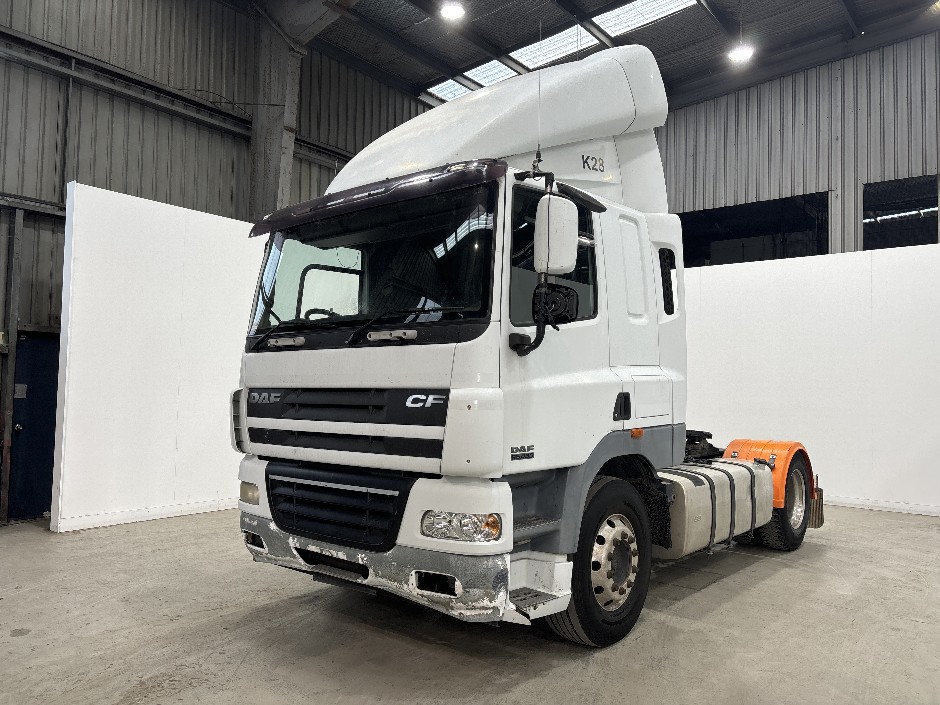 2008 Daf CF7585 4x2 Prime Mover & 2013 Isuzu NPR 200 Medium 4x2 Pantech