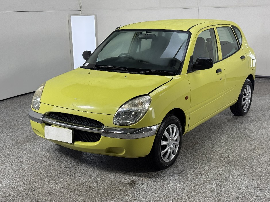 1998 Dihatsu Sirion Petrol with service history