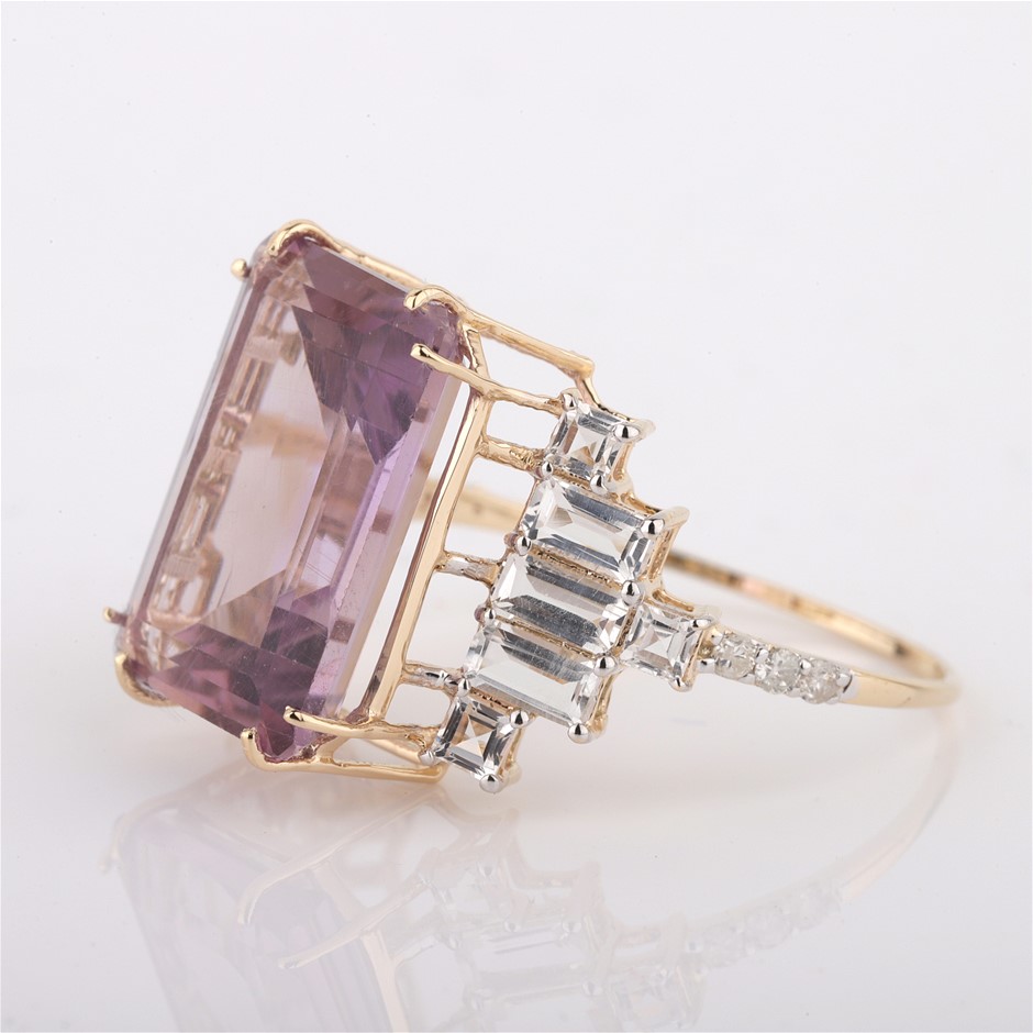 Yellow Gold Natural Amethyst / Natural White Topaz & Diamond Ring 