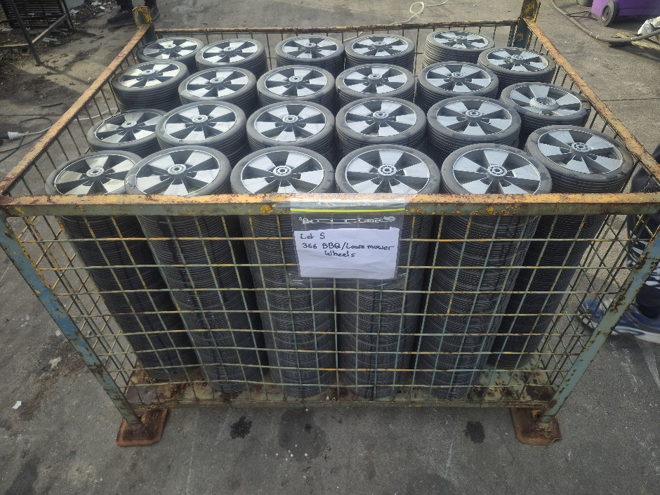 <p>BBQ/Lawn Mower Wheels</p>