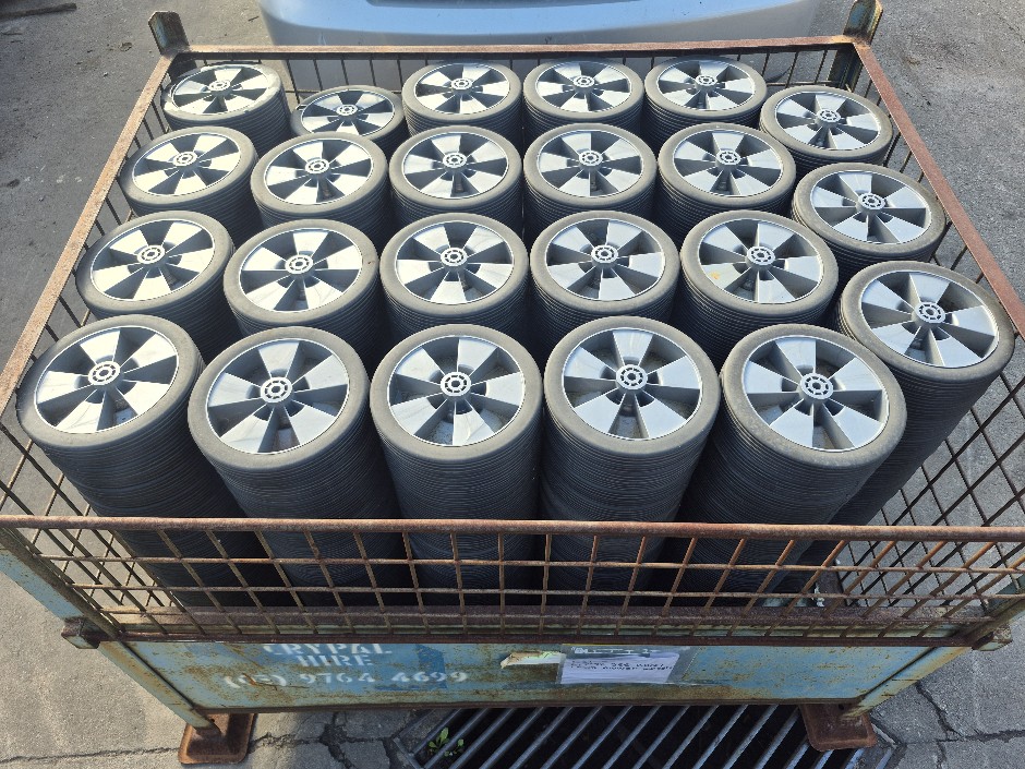 <p>BBQ/Lawn Mower Wheels</p>