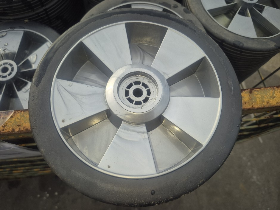 <p>BBQ/Lawn Mower Wheels</p>