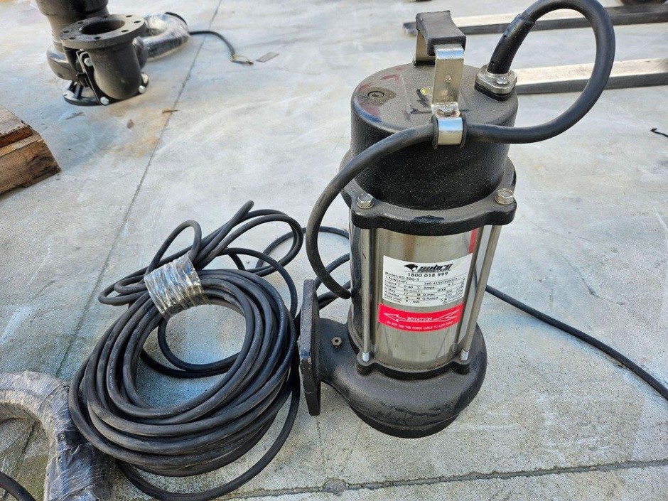 <p>SABRE KS-20G-3 MANUAL DRAINAGE PUMP</p>