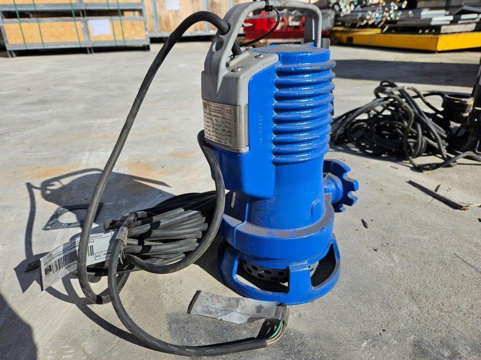 <p>ZENIT APBLUEP150 MANUAL DRAINAGE PUMP</p>