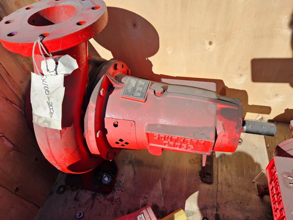 <p>SOUTHERN CROSS SOVEREIGN J ISO 125x100-200 END SUCTION CENTRIFUGAL PUMP<
