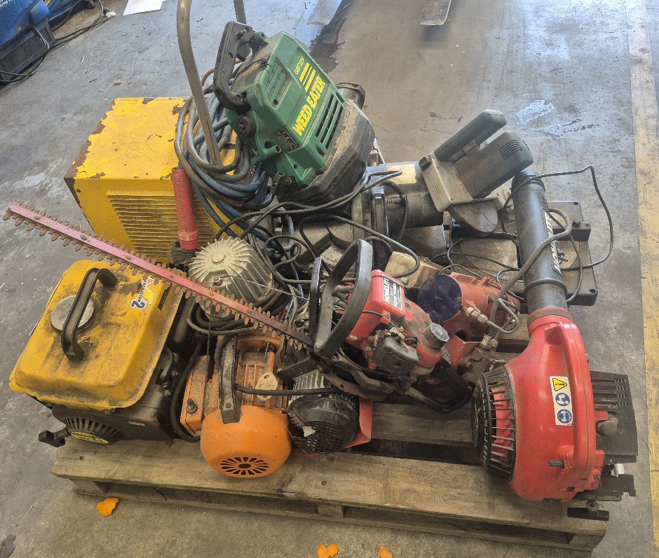 <p>Welder, Generator, Air Compressor, Winch, Trimmer, Blower and Saws</p>
