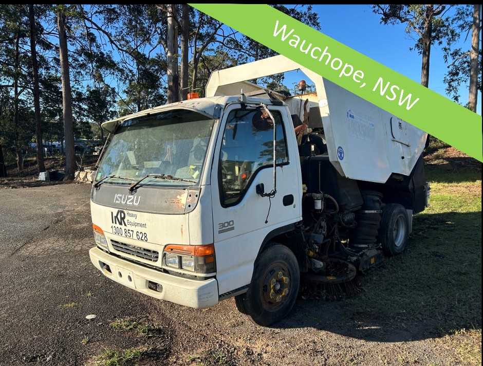 1999 Isuzu NPR 300 N8 NP 4x2 Street Sweeper