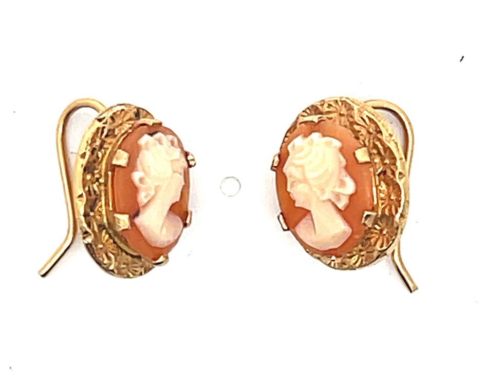 9ct Yellow Gold Shell Cameo Earrings