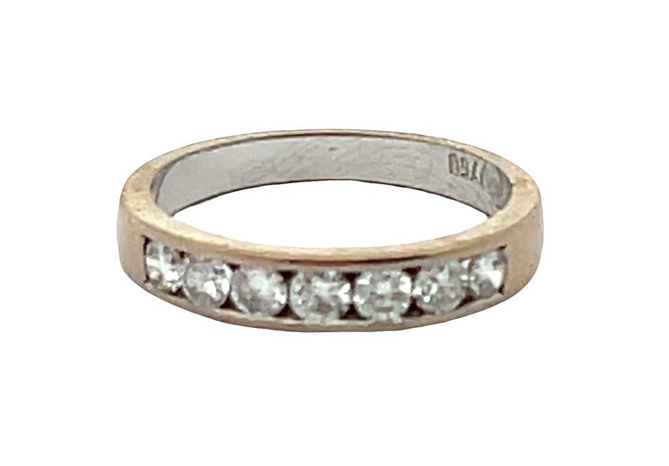 18ct Yellow Gold Seven Diamond Band Ring