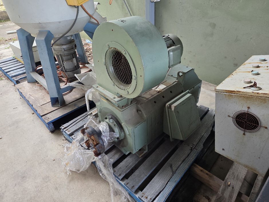 <p>D/C Motor</p>