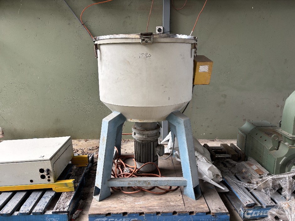 3-Phase Plastic Mixing Hopper